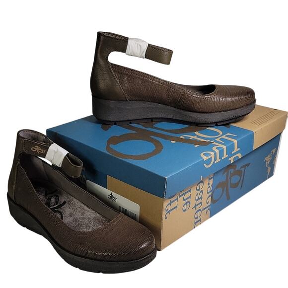 OTBT Shoes - OTBT Scamper Dark Dune Leather Low Wedge Comfort Shoe Womens Size 6 NEW